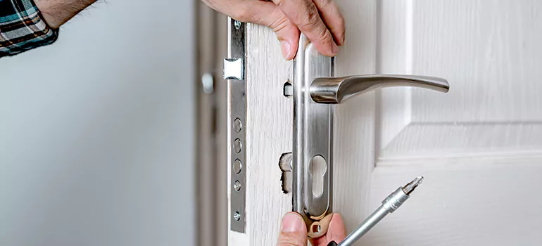 Front Door Knob Repair in Altamonte Springs, FL